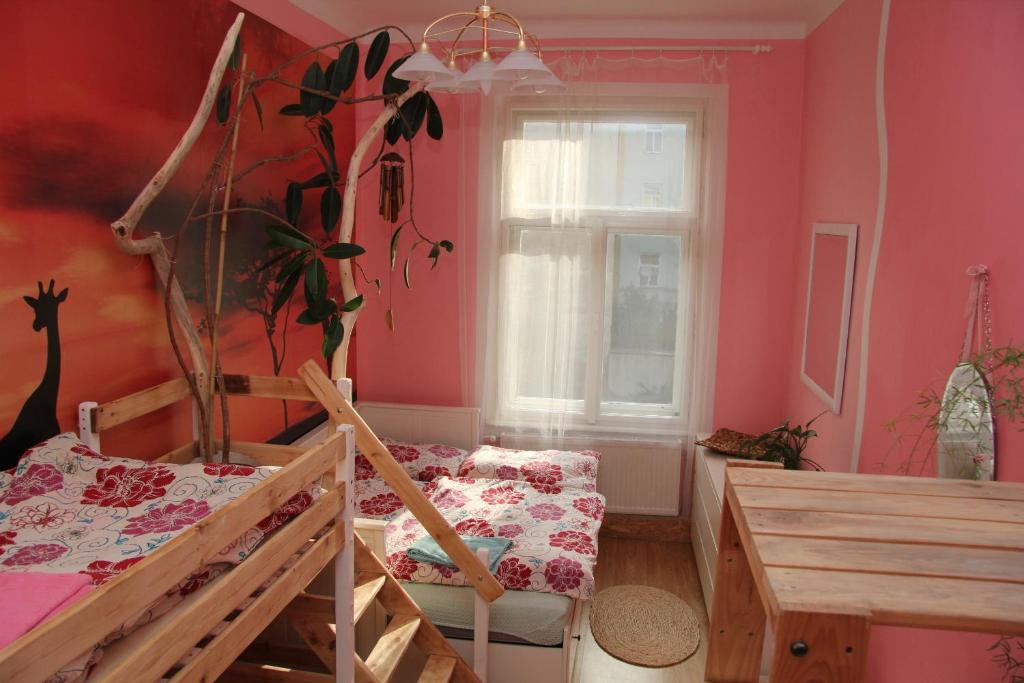 Artharmony & Hostal Praga