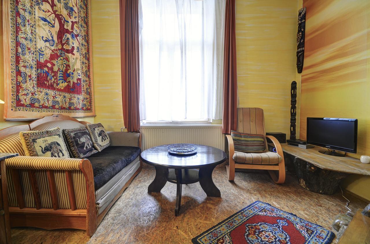 Artharmony & Hostal