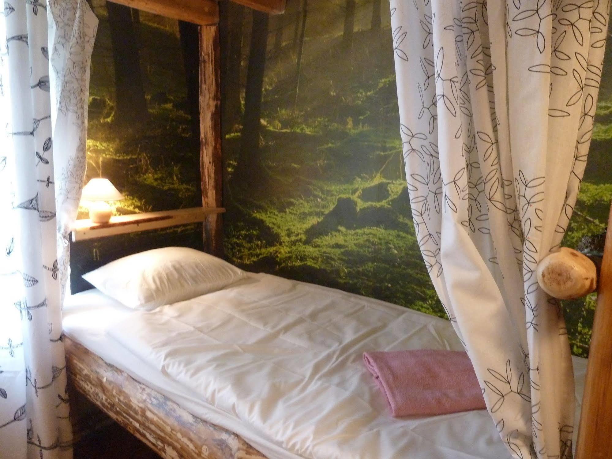 Artharmony & Hostal Praga