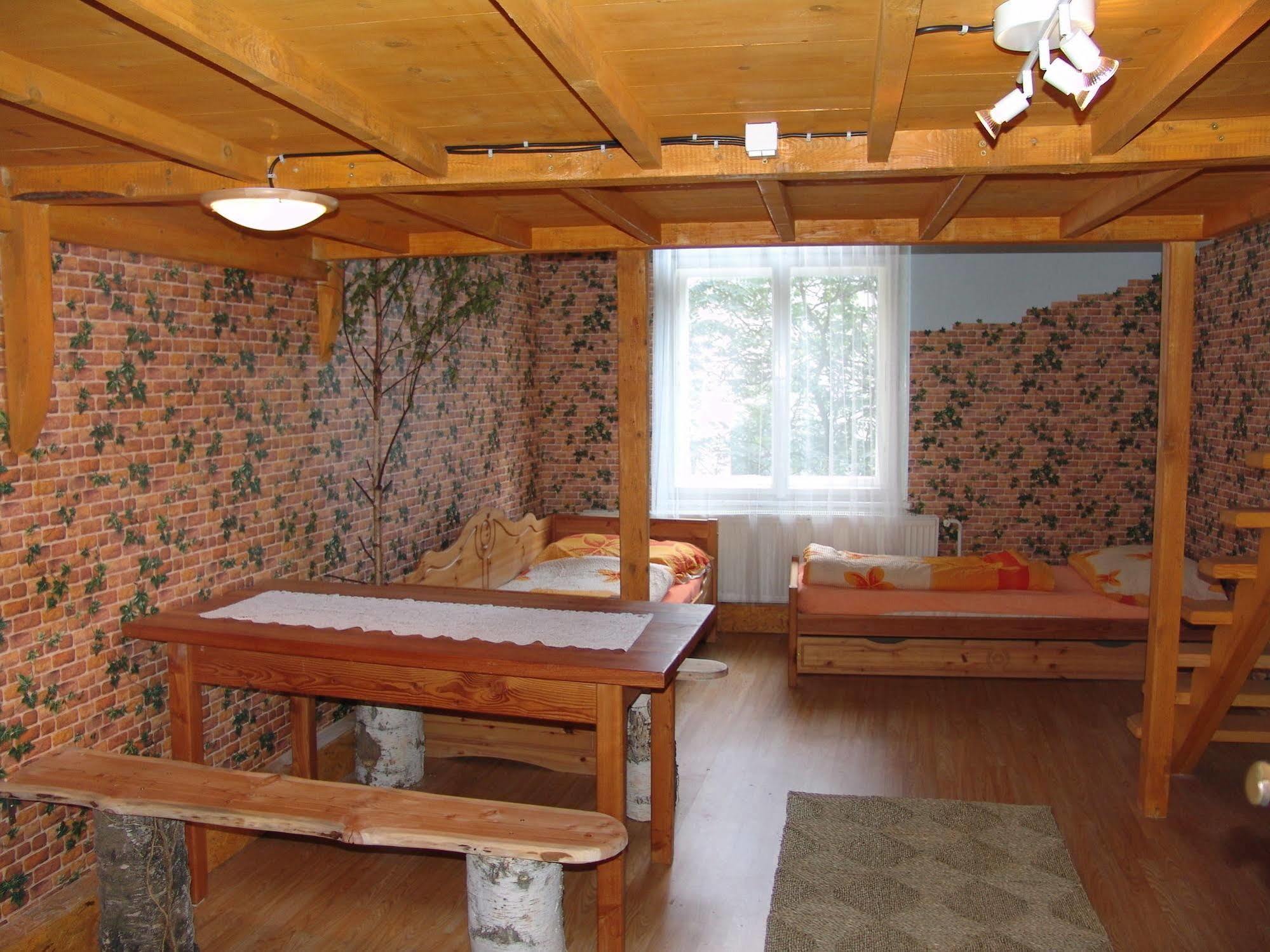 Hostal Artharmony & Praga