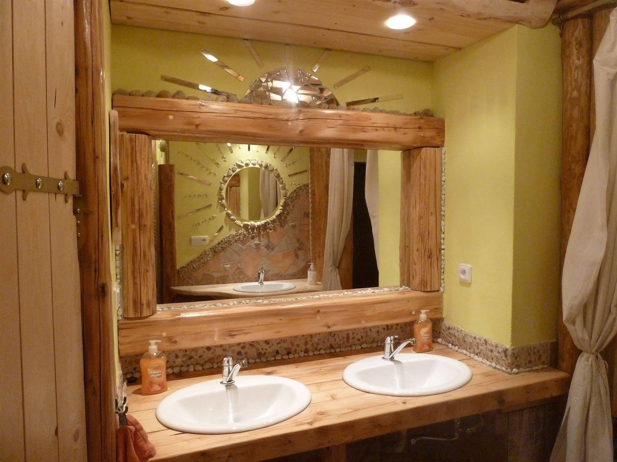 Hostal Artharmony & Praga